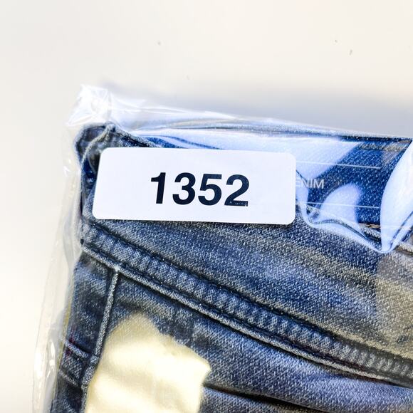 BOSS Hugo Boss Mens Size 31/32 040 Taber Tapered Fit Knit Denim Jeans - Picture 12 of 12